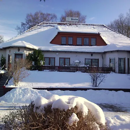 Konukevi Hotelpension Schwalbennest Benz (Usedom)