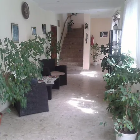 Konukevi Hotelpension Schwalbennest