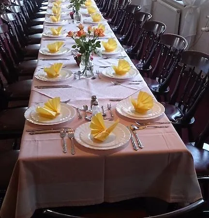 Konukevi Hotelpension Schwalbennest