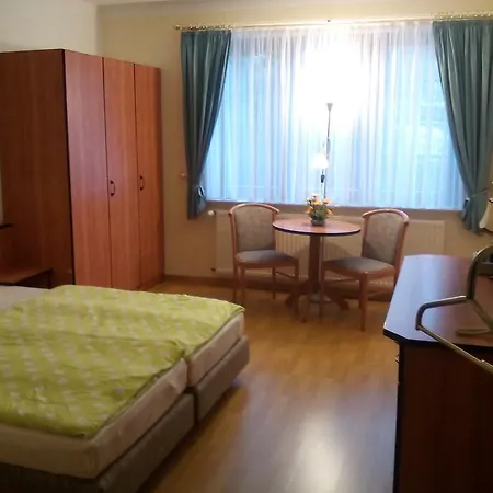 Hotelpension Schwalbennest Pensionat 3*